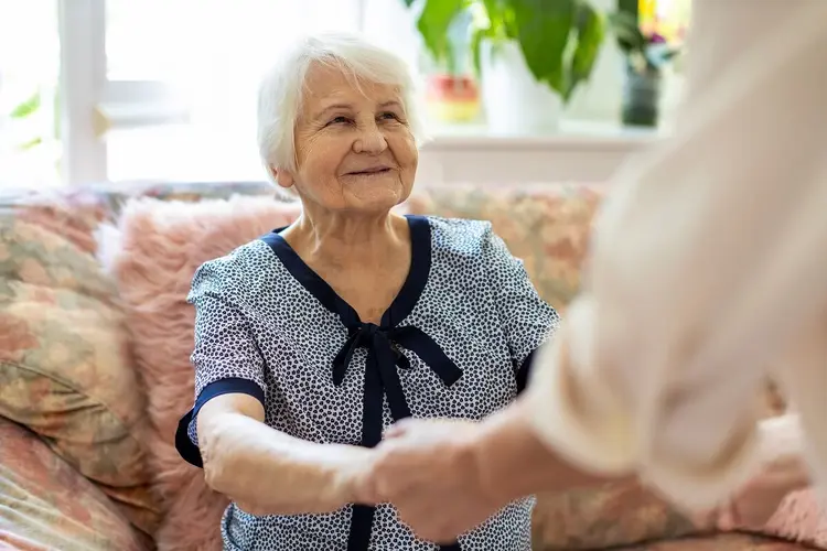 Alzheimer avanzado: complicaciones y estrategias de afrontamiento